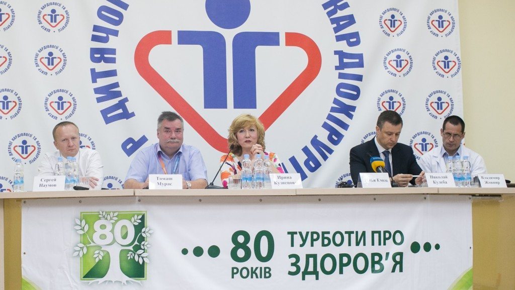 «Пробіг під каштанами – 2015» передав Центру дитячої кардіології та кардіохірургії МОЗ України 650 000 гривень