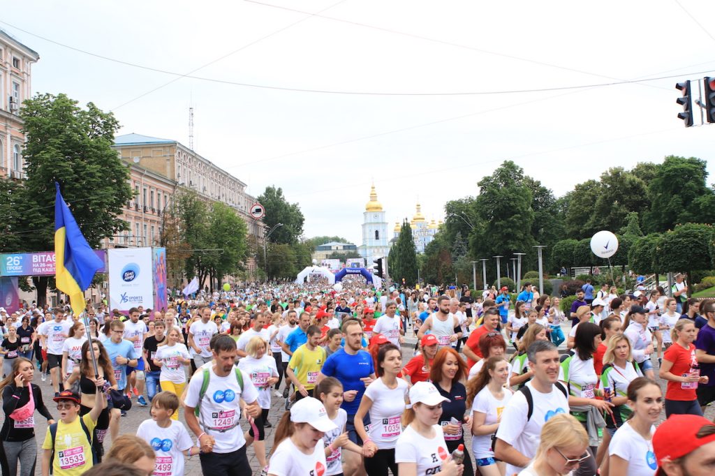 НА 26-Й «ПРОБІГ ПІД КАШТАНАМИ» ВИЙШЛИ РЕКОРДНІ МАЙЖЕ 16 ТИСЯЧ УЧАСНИКІВ